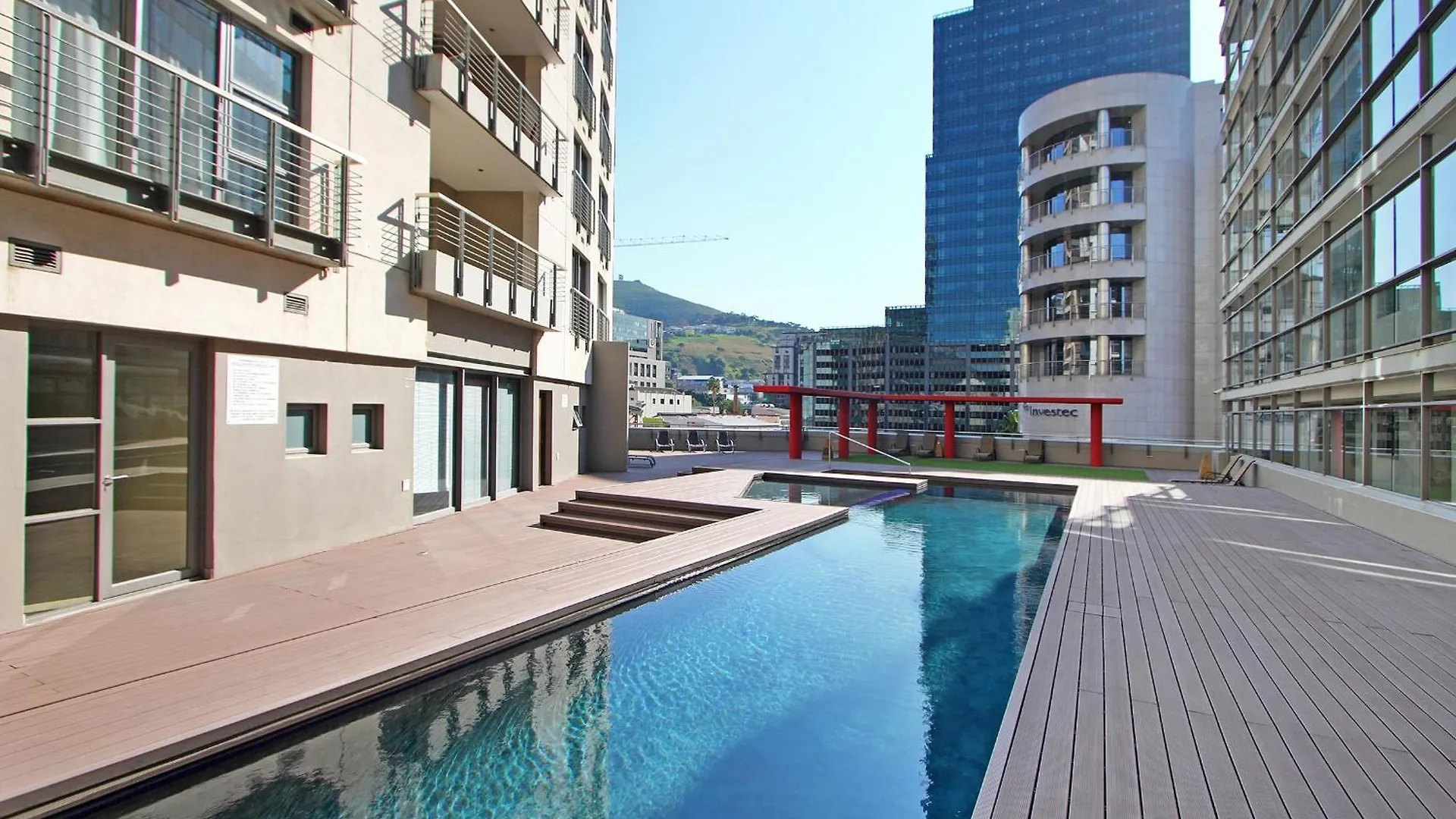 Full Power, Central, Walk To Restaurants & Waterfront, Pool & Ac Cape Town
