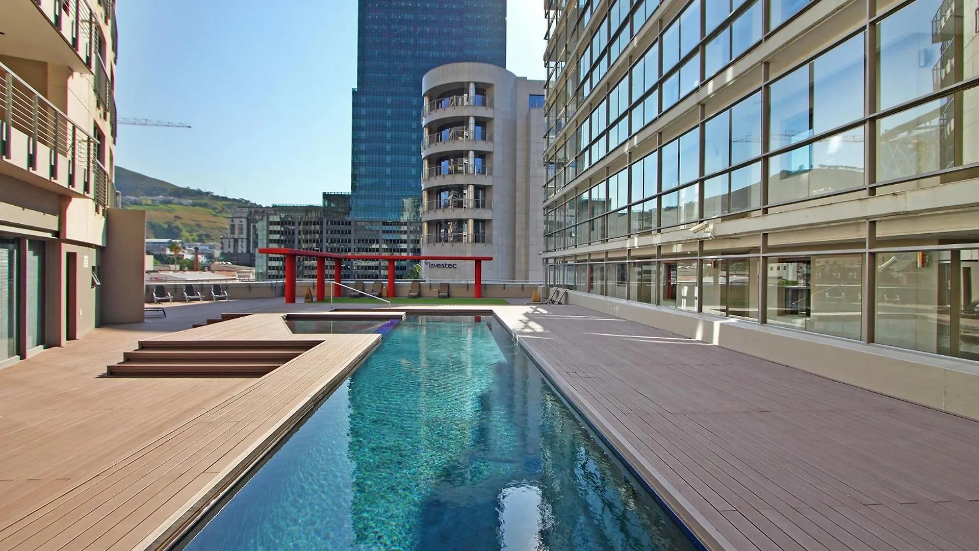 Full Power, Central, Walk To Restaurants & Waterfront, Pool & Ac Cape Town
